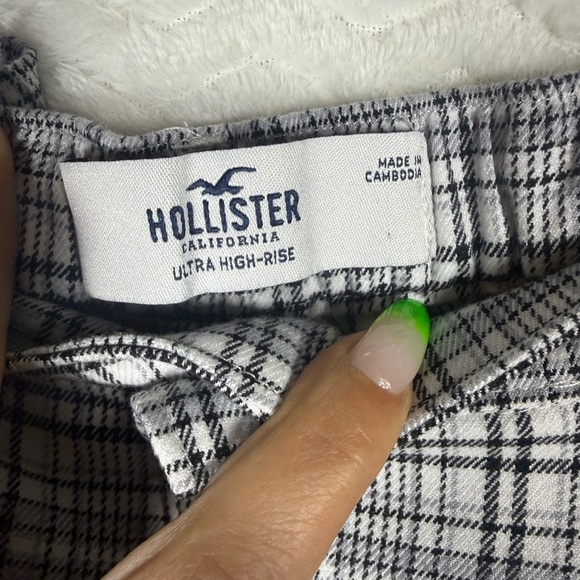 Hollister Gray Plaid Chinos - Picture 3 of 14